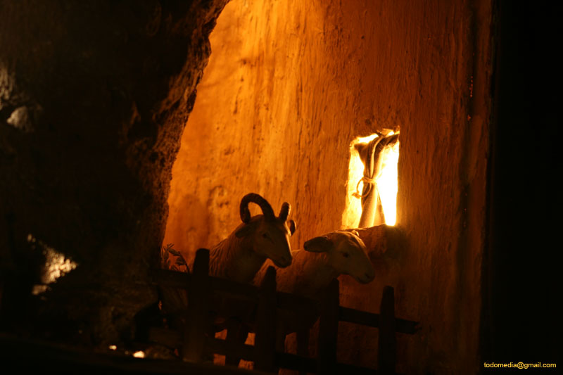 111222 EOS400 (59) Noche ventana diorama