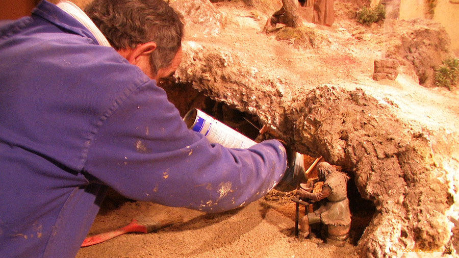 121218 (22) Sigue la decoracion interior cueva artesanos