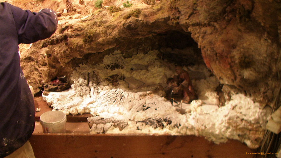 121219 Suelo grutas (06) Espuma con capa de aguaplast
