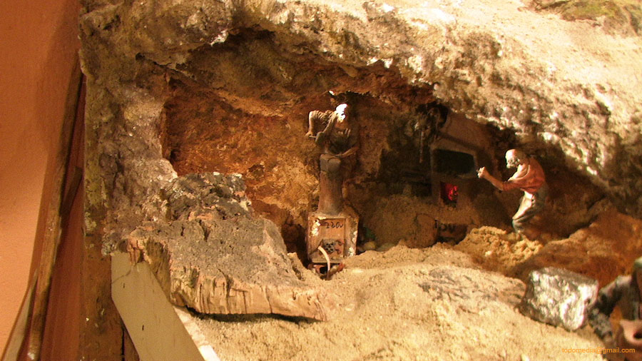 121219 Suelo grutas (12) Tio del yunque recolocado