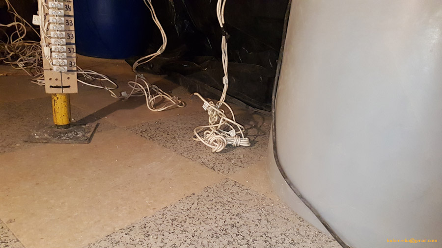 171126 (35) Liberando los cables de las casas para poder conectarlos